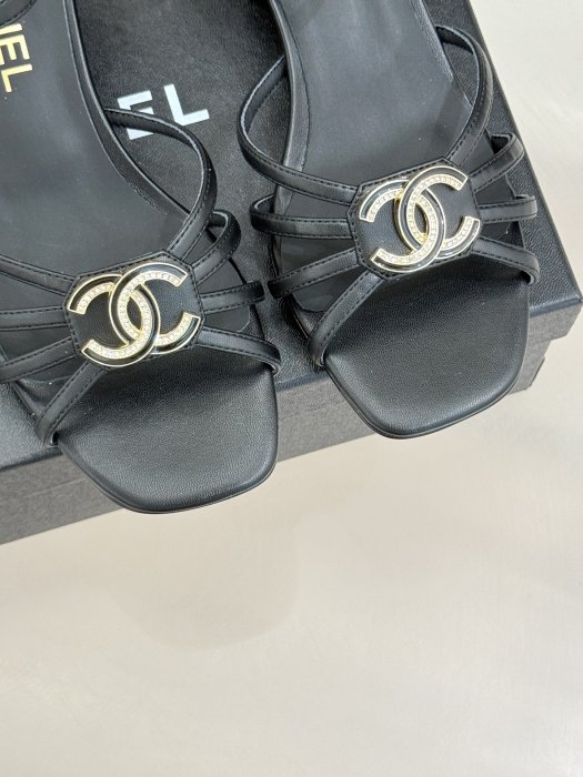 Босоножки фото 7