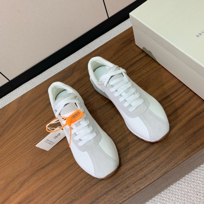 Кроссовки женские фото 5