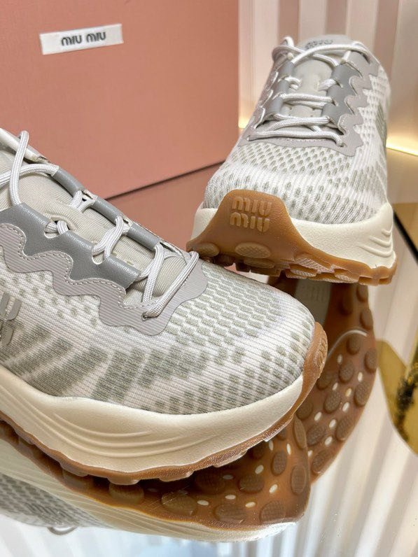 Кроссовки женские фото 5