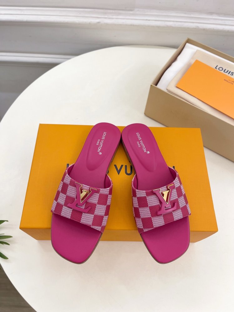 Шлепанцы женские