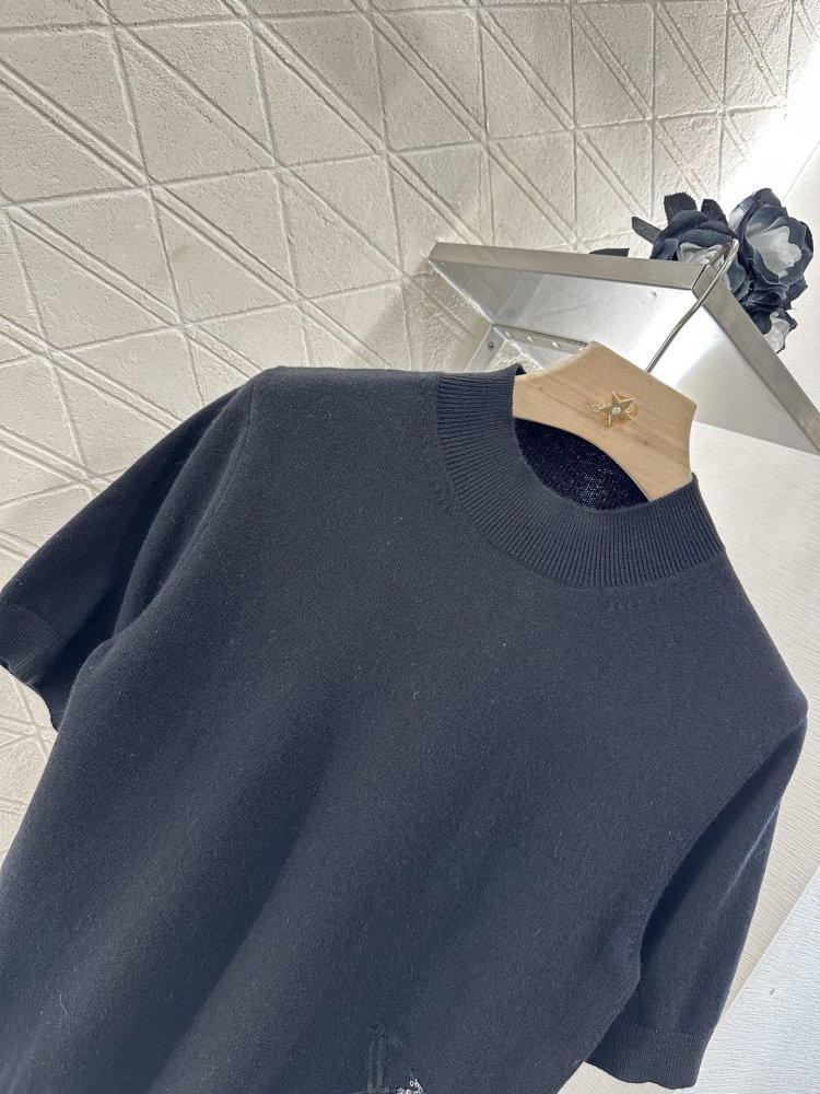 Футболка жіноча фото 7