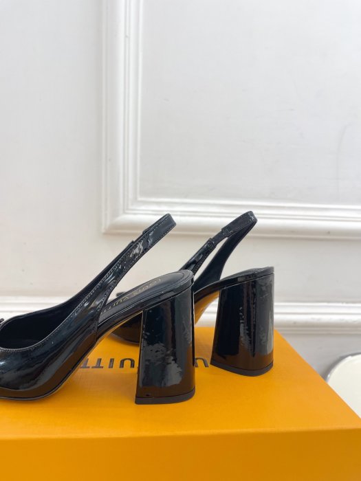 Босоножки фото 7