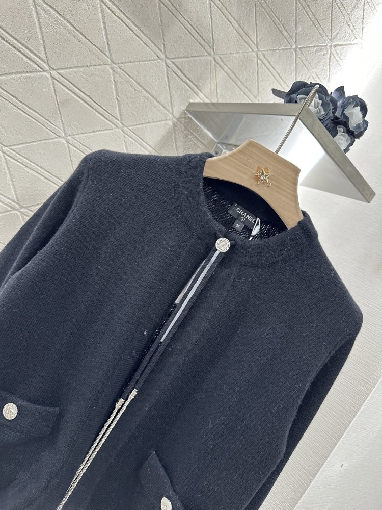 Knitted cardigan фото 7