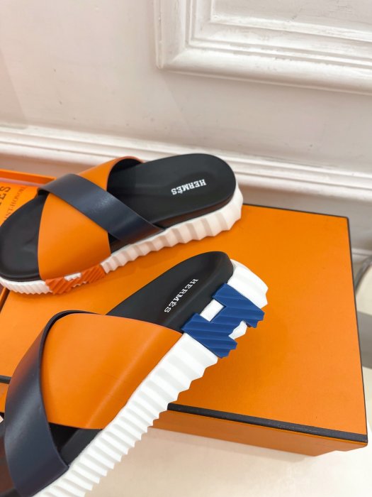 Шлепанцы женские фото 8