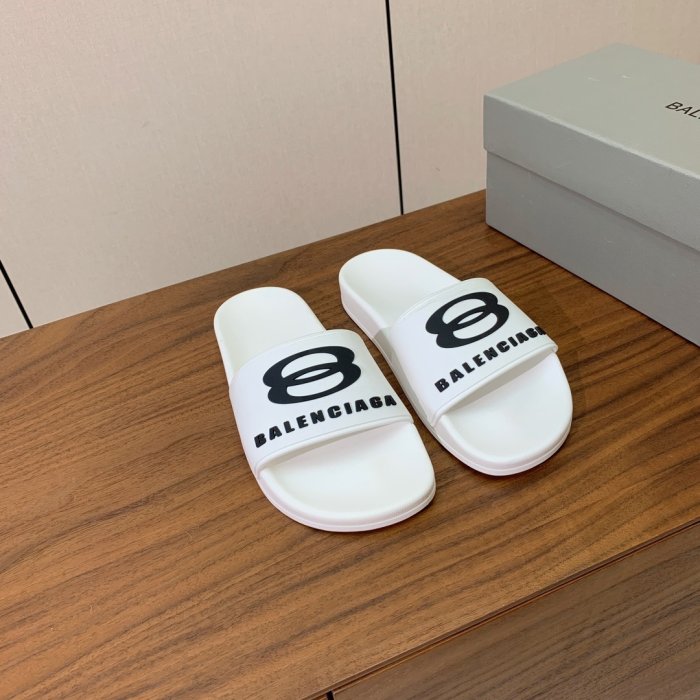 Шлепанцы фото 5