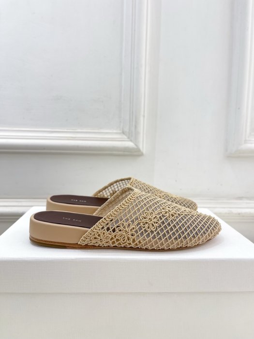 Шлепанцы женские фото 2