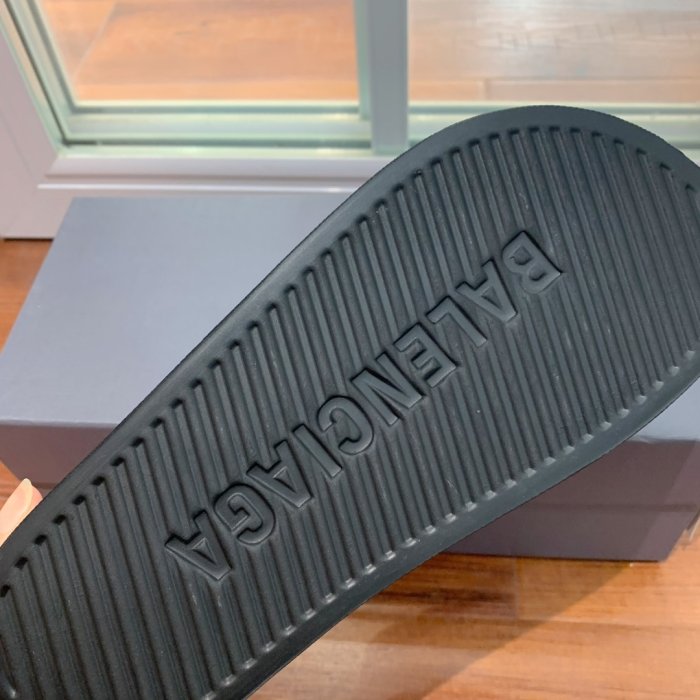 Шлепанцы фото 7