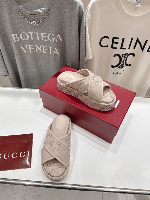 Шлепанцы фото 5