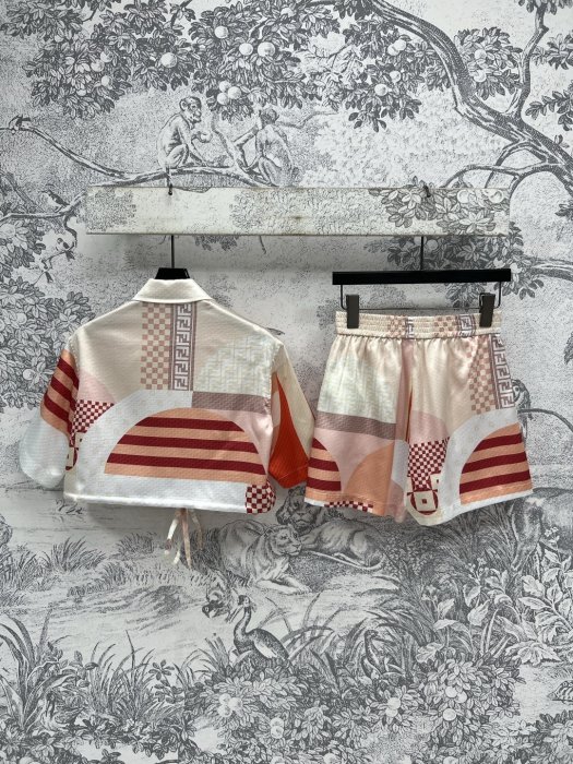 Костюм женский фото 7