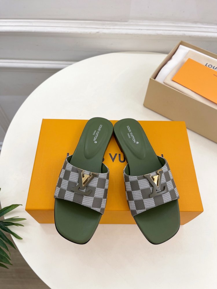 Шлепанцы женские