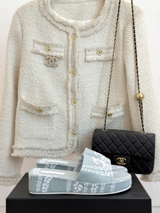 Шльопанці жіночі