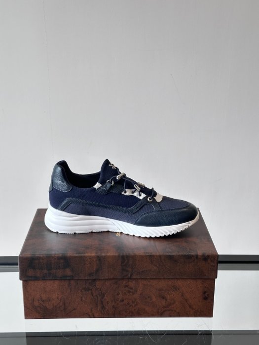 Кросівки фото 7