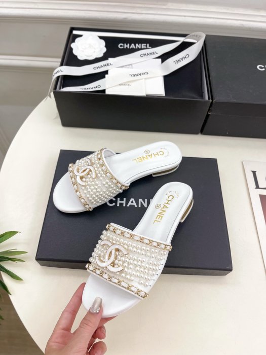 Шлепанцы женские фото 3