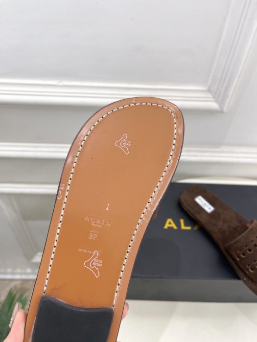 Шлепанцы женские фото 9