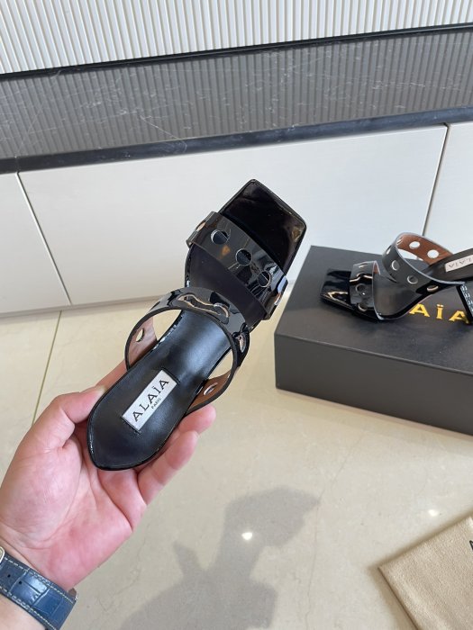 Босоножки фото 7