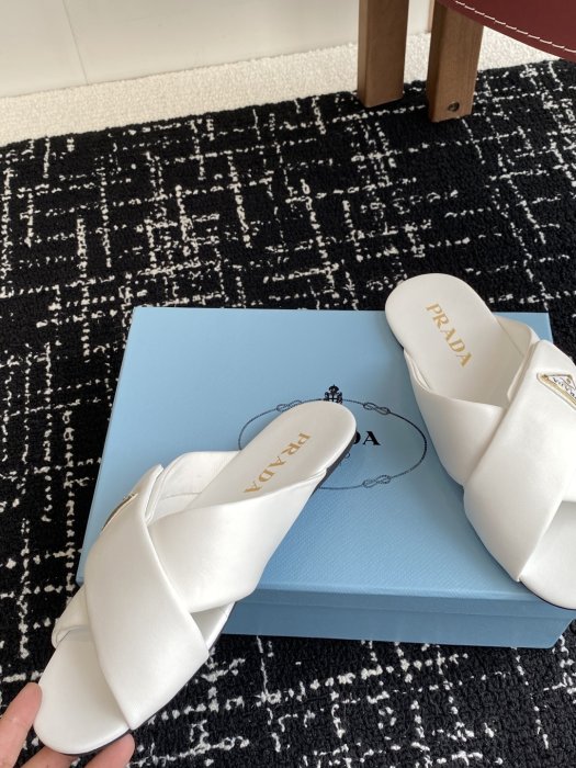 Шлепанцы фото 7