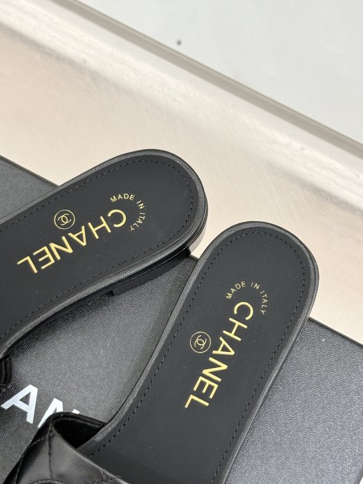 Шлепанцы фото 8