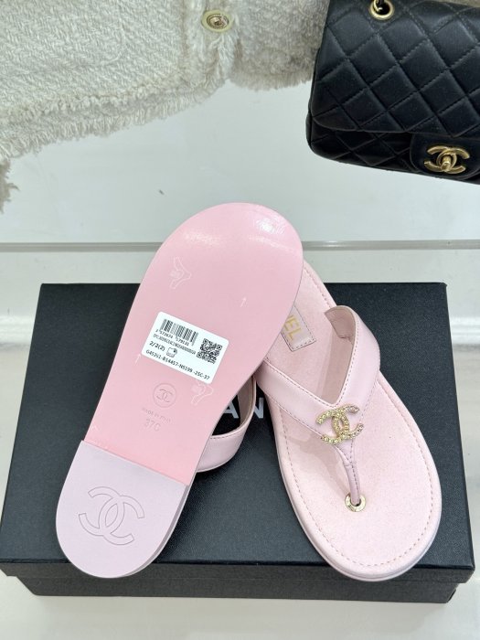 Шлепанцы фото 9