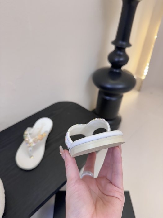 Шлепанцы фото 7