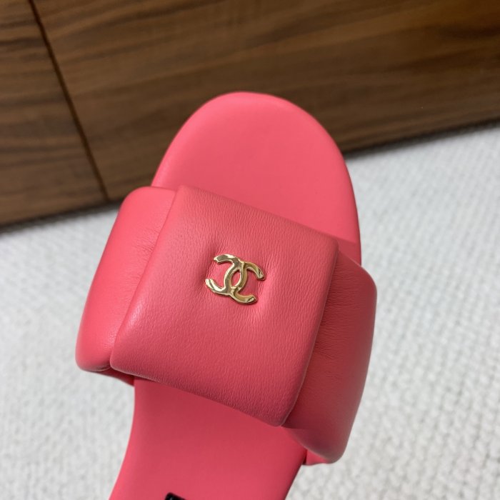 Шлепанцы женские фото 6