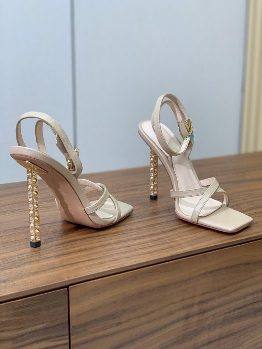 Босоножки фото 4