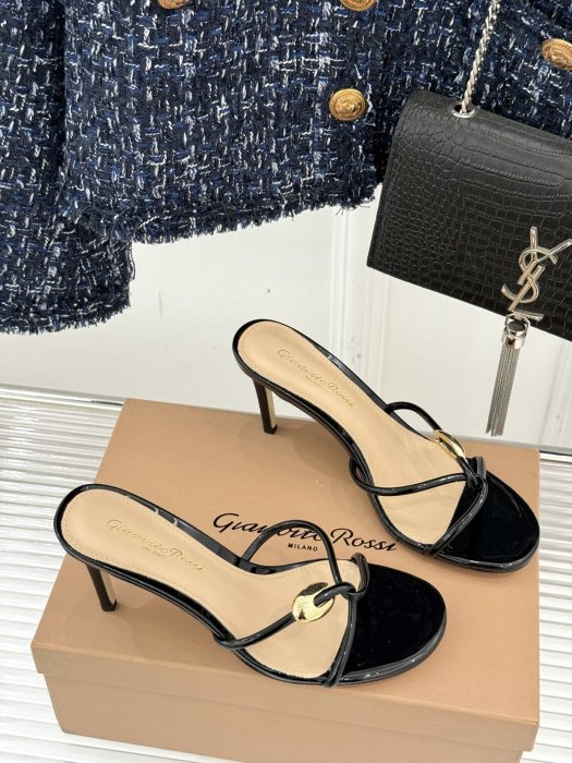 Босоніжки на шпильці фото 3