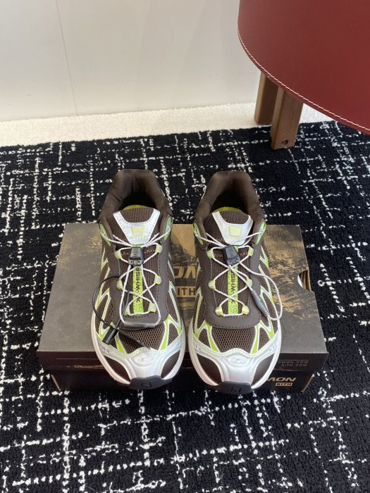 Кроссовки женские SALOMON XT WHISPER