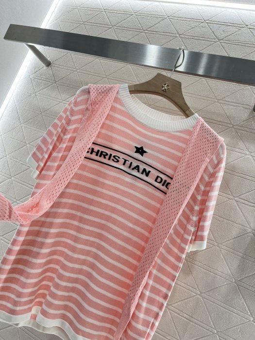 T-shirt women's фото 7