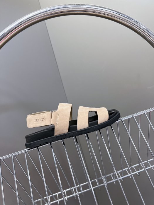 Сандалі жіночі фото 5