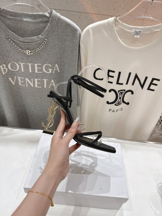 Босоножки фото 4