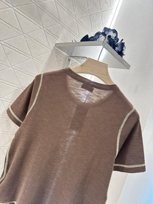 T-shirt women's фото 4