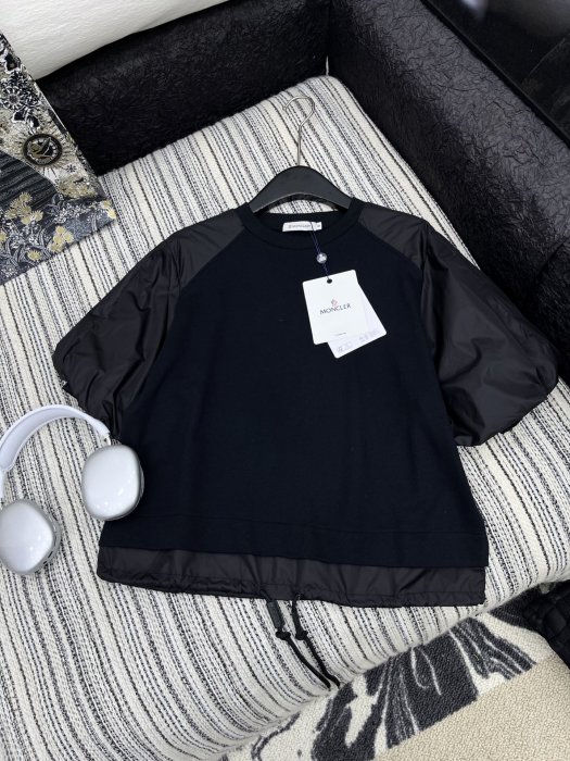 T-shirt women's
