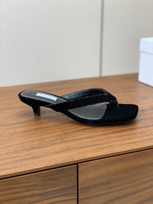 Шльопанці жіночі фото 4