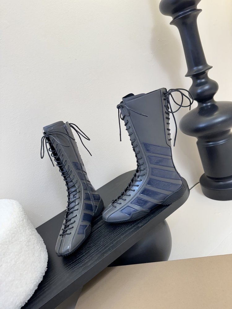 Чоботи жіночі на шнурівці фото 3