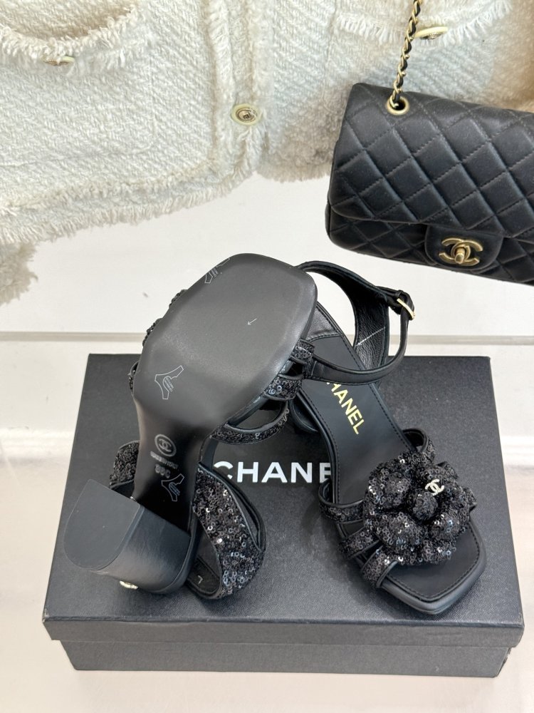 Босоножки фото 9