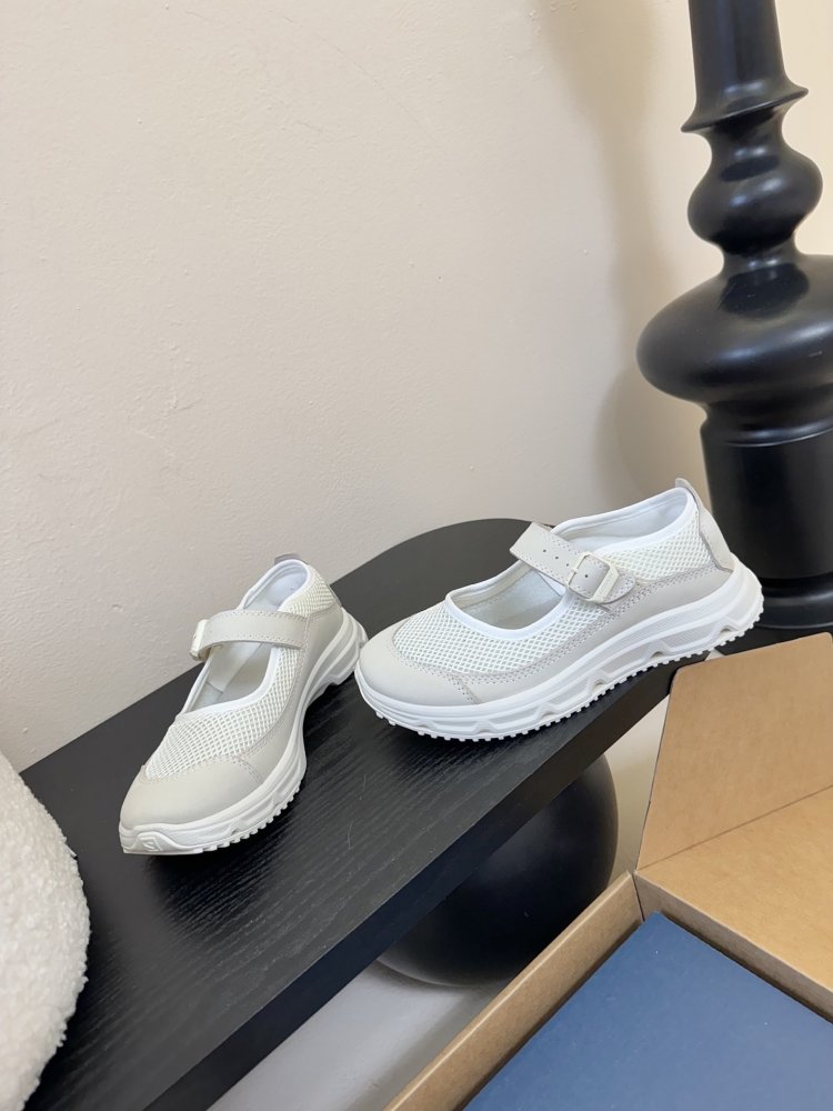 Кроссовки женские фото 3