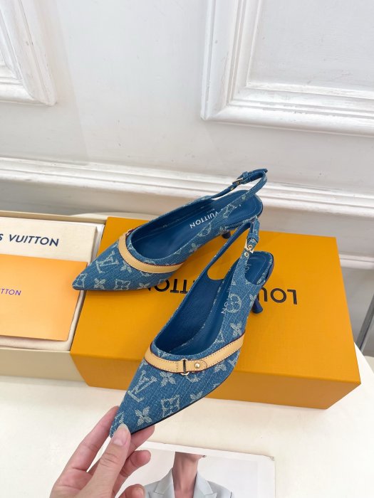 Босоножки фото 5