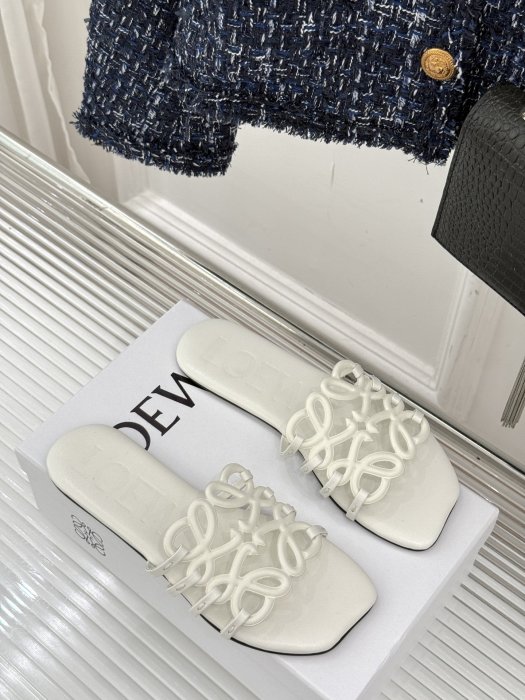 Шлепанцы фото 3