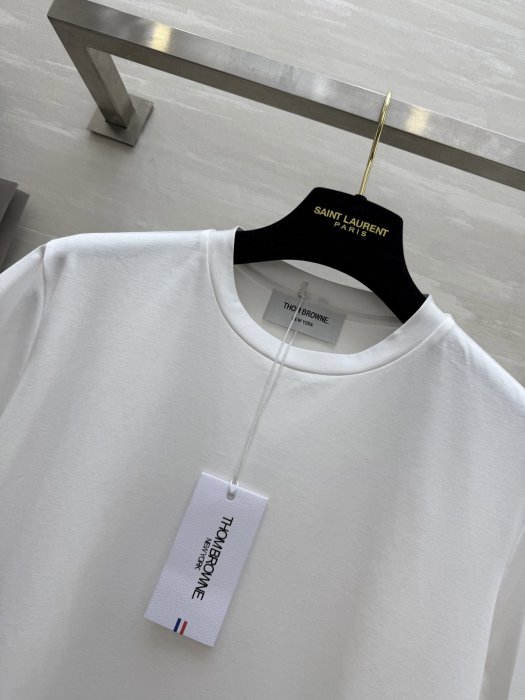 Футболка жіноча фото 2