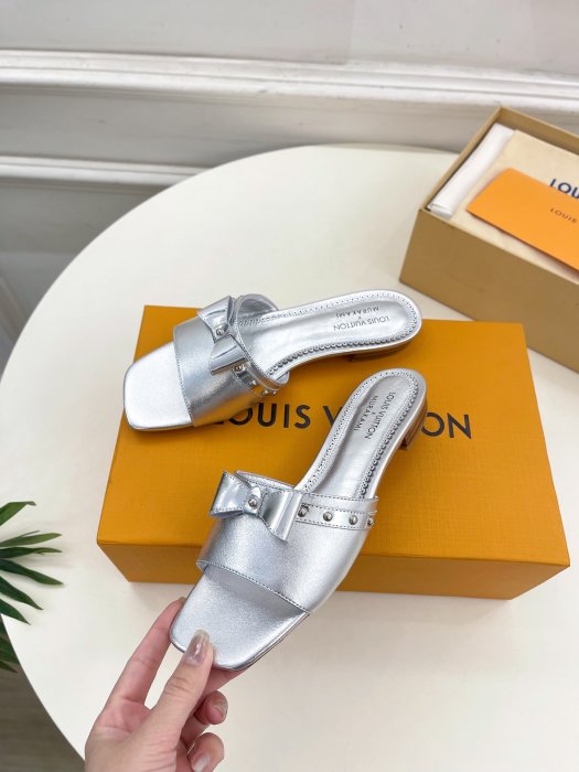 Шлепанцы фото 3