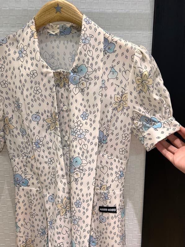 Платье с рукавами фонариками и принтом роз фото 8