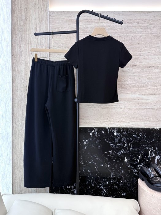 Костюм женский фото 2