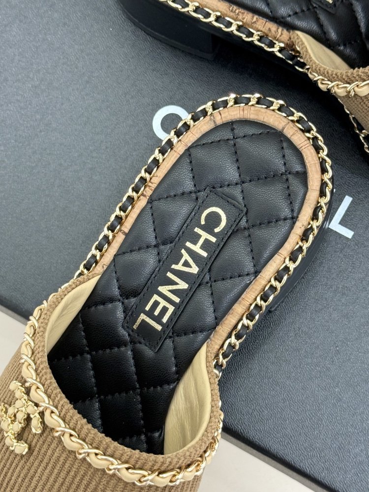 Шльопанці жіночі фото 8