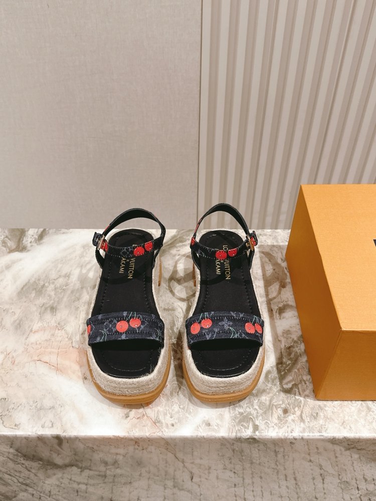 Сандалии женские