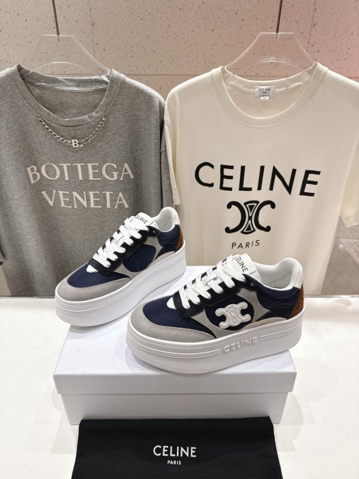 Кроссовки женские фото 3