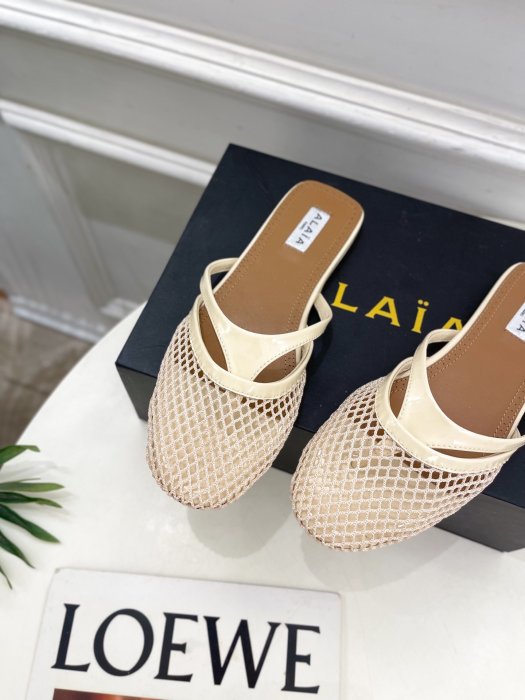 Шлепанцы женские фото 6