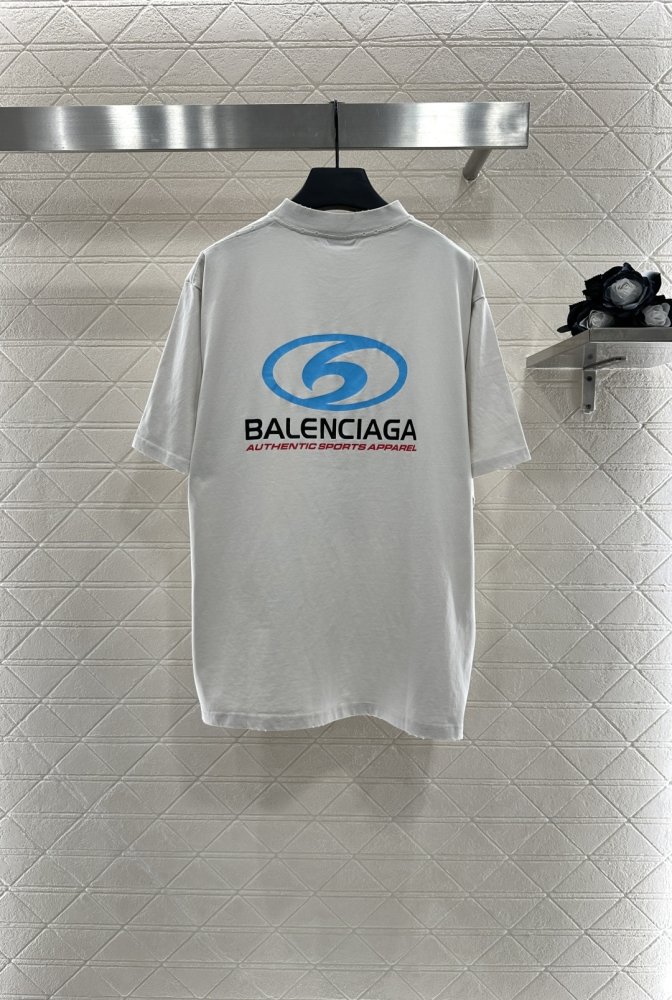 T-shirt women's фото 2