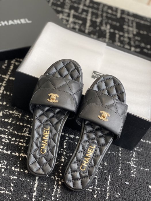 Шлепанцы женские фото 4