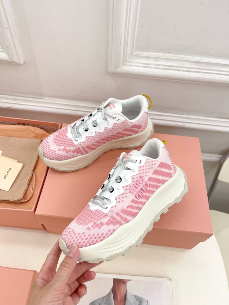 Кросівки жіночі фото 3