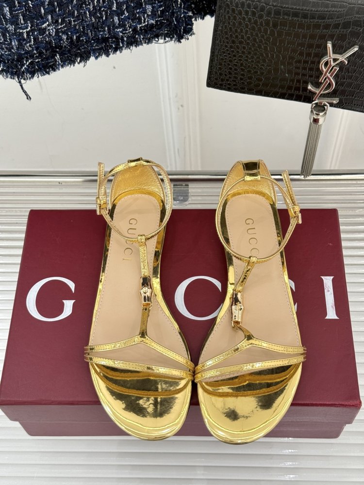 Босоножки фото 4